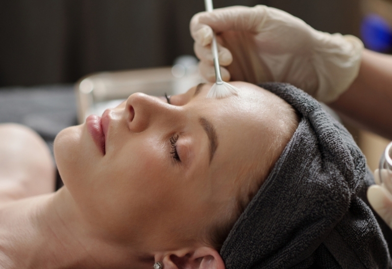 Trois cures de peeling ciblées