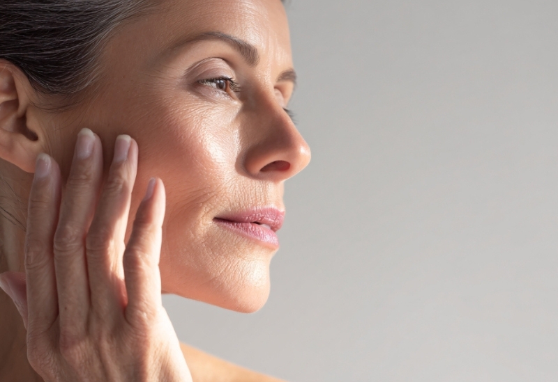 Perte de fermeté du visage : causes et solutions